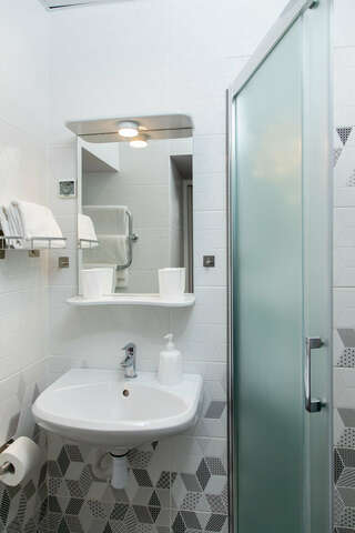 Гостиница Грифон Санкт-Петербург Улучшенный двухместный номер с 1 кроватью или 2 отдельными кроватями, вид на город-10