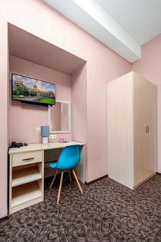 Гостиница Грифон Санкт-Петербург Стандартный двухместный номер с 1 кроватью или 2 отдельными кроватями-2