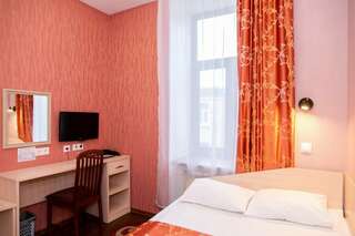 Гостиница Грифон Санкт-Петербург Бюджетный двухместный номер с 1 кроватью-5